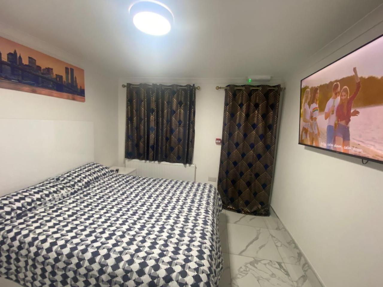 The Royal Boutique Oxford Lodge By London Sleep 6 Hayes  Dış mekan fotoğraf