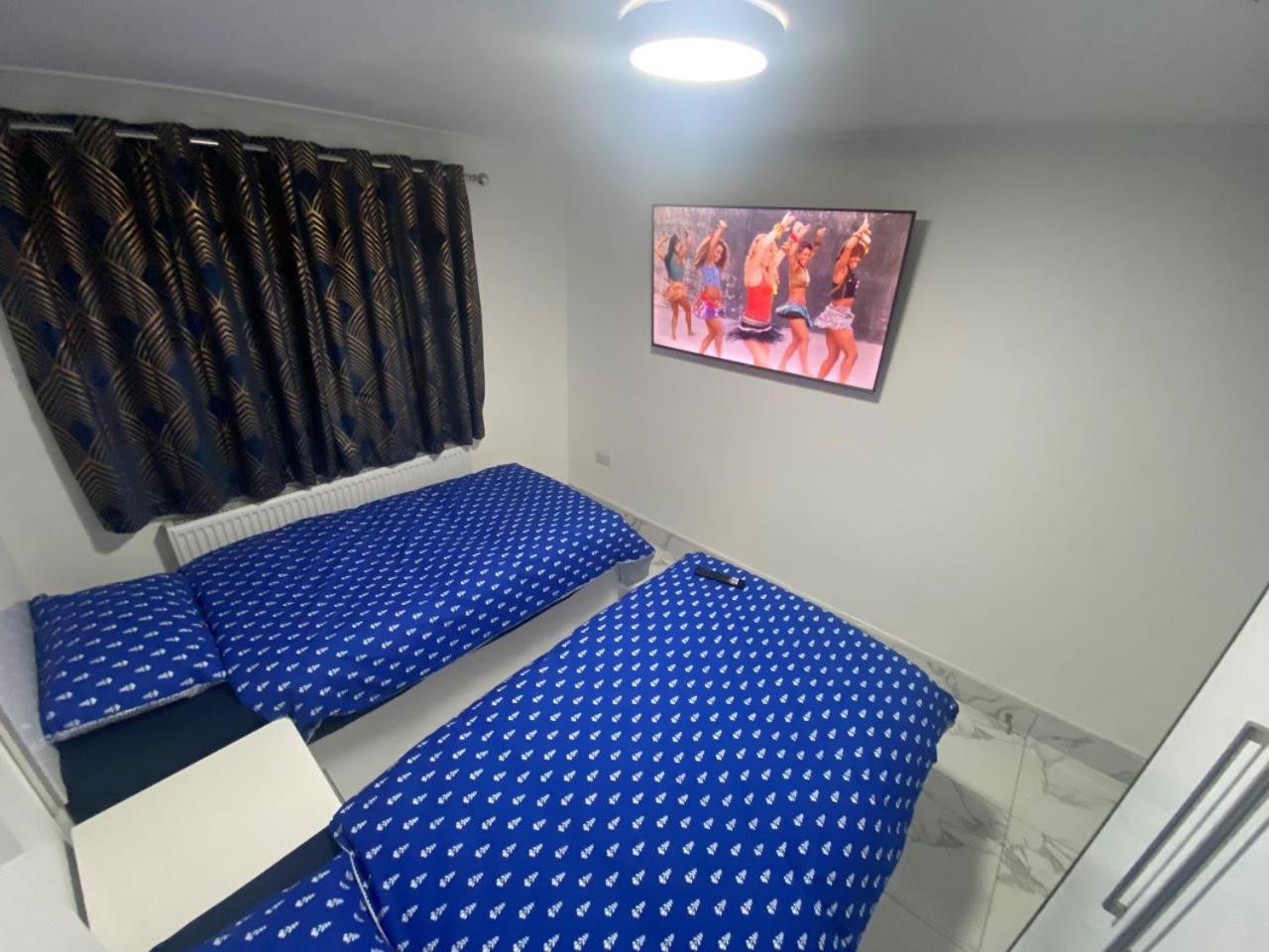The Royal Boutique Oxford Lodge By London Sleep 6 Hayes  Dış mekan fotoğraf