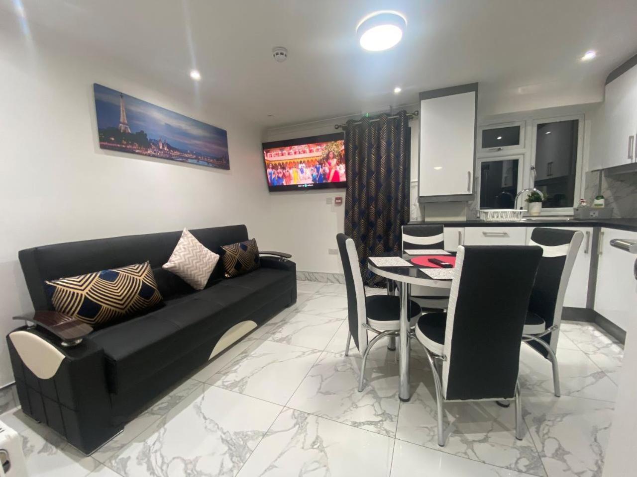 The Royal Boutique Oxford Lodge By London Sleep 6 Hayes  Dış mekan fotoğraf