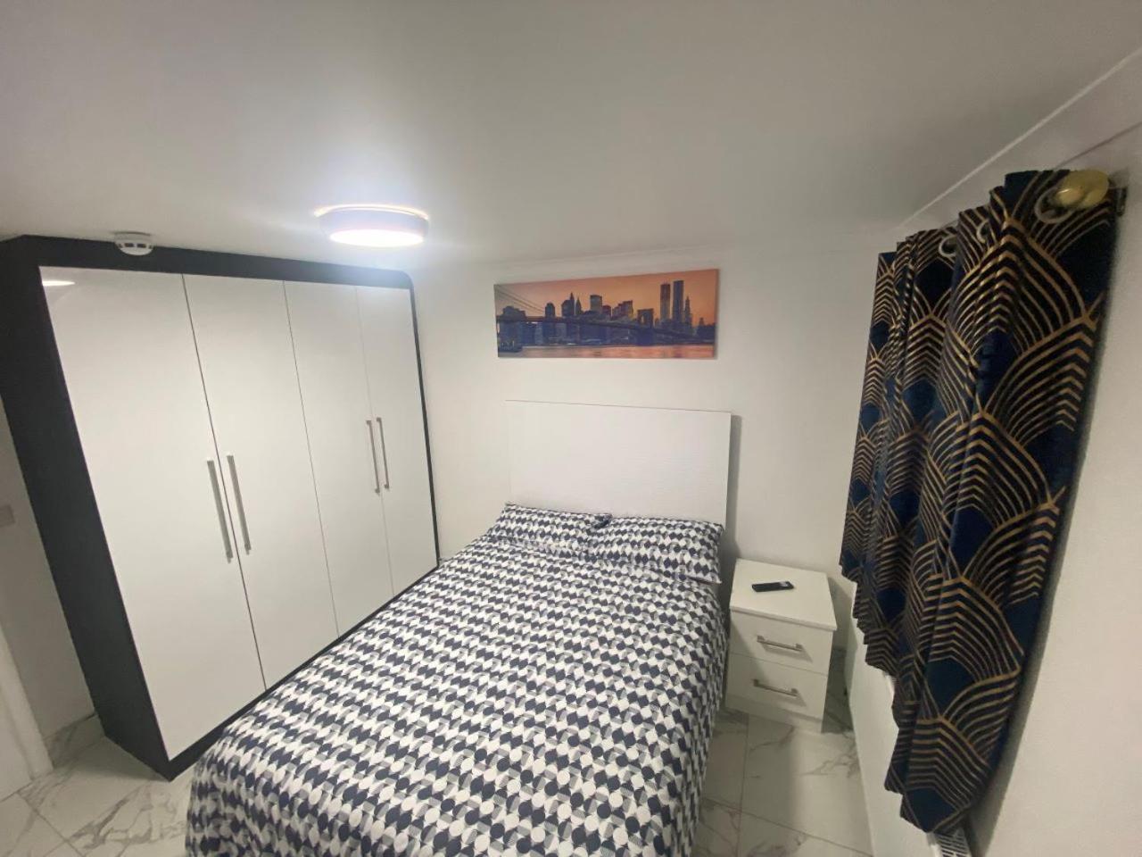 The Royal Boutique Oxford Lodge By London Sleep 6 Hayes  Dış mekan fotoğraf
