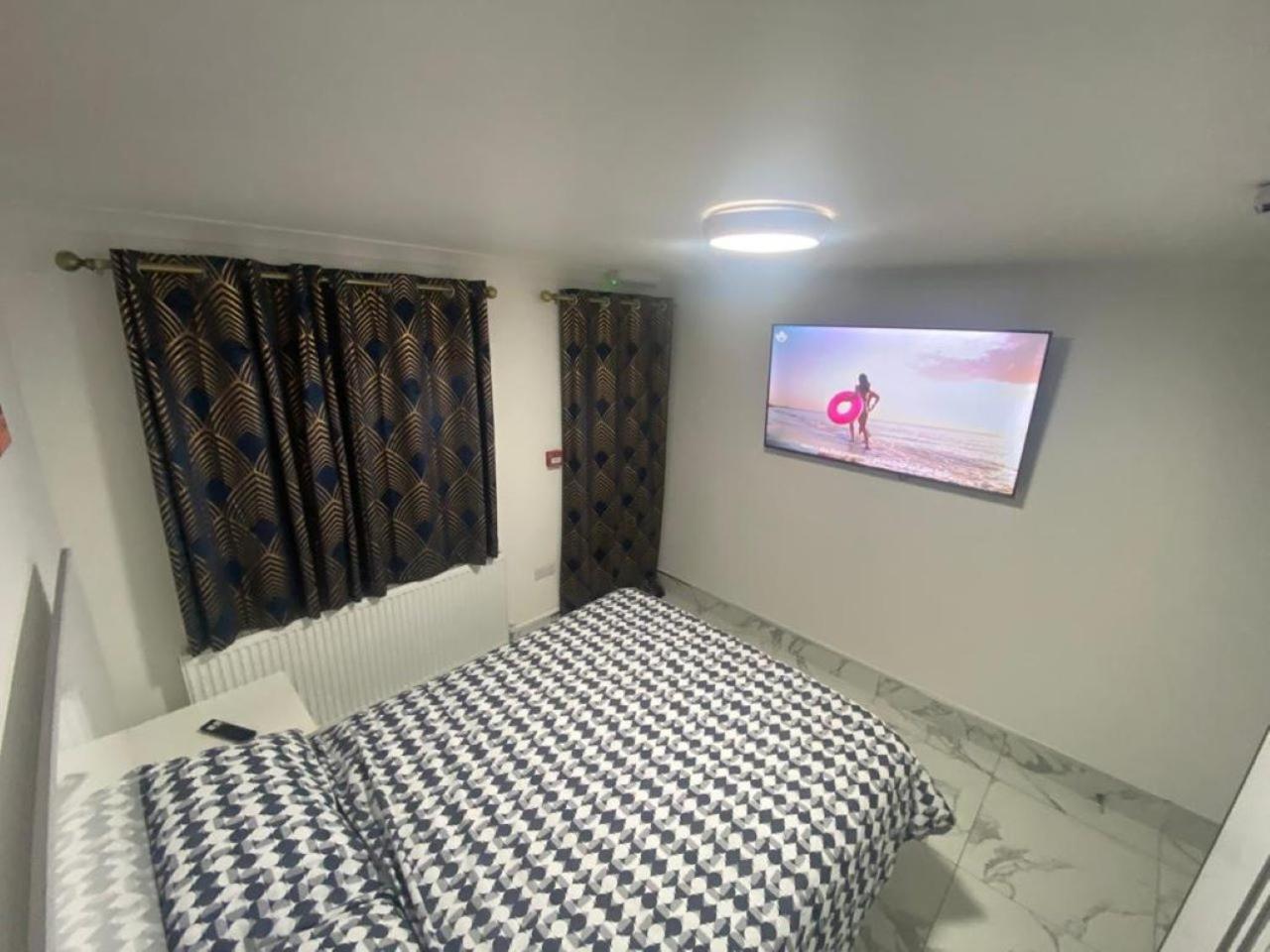 The Royal Boutique Oxford Lodge By London Sleep 6 Hayes  Dış mekan fotoğraf